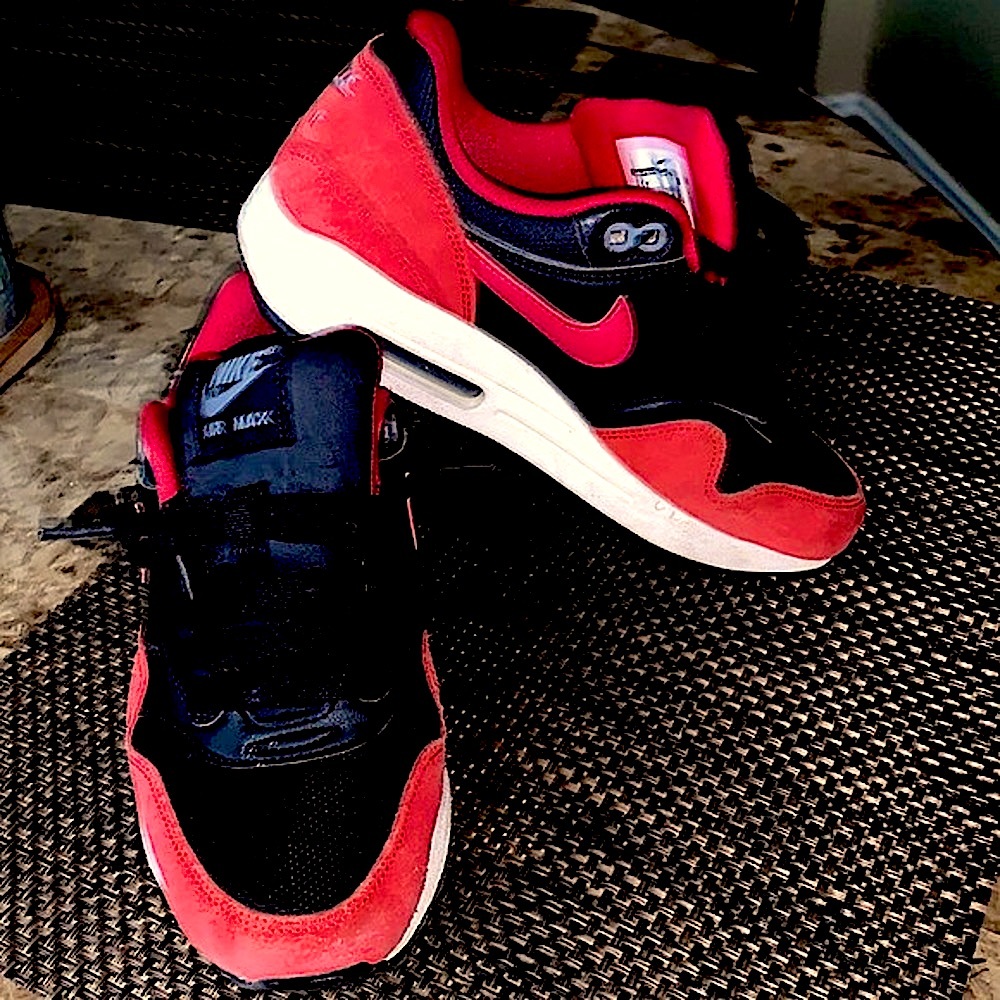 Nike Air Max 1 bred black gym red 555766-048